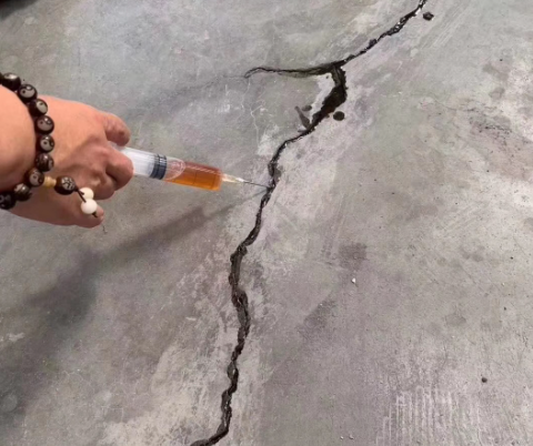 温岭混凝土裂缝修补技术详解​